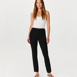 Quince Ultra-Stretch Ponte Straight Leg Pants black $99 medium M/30